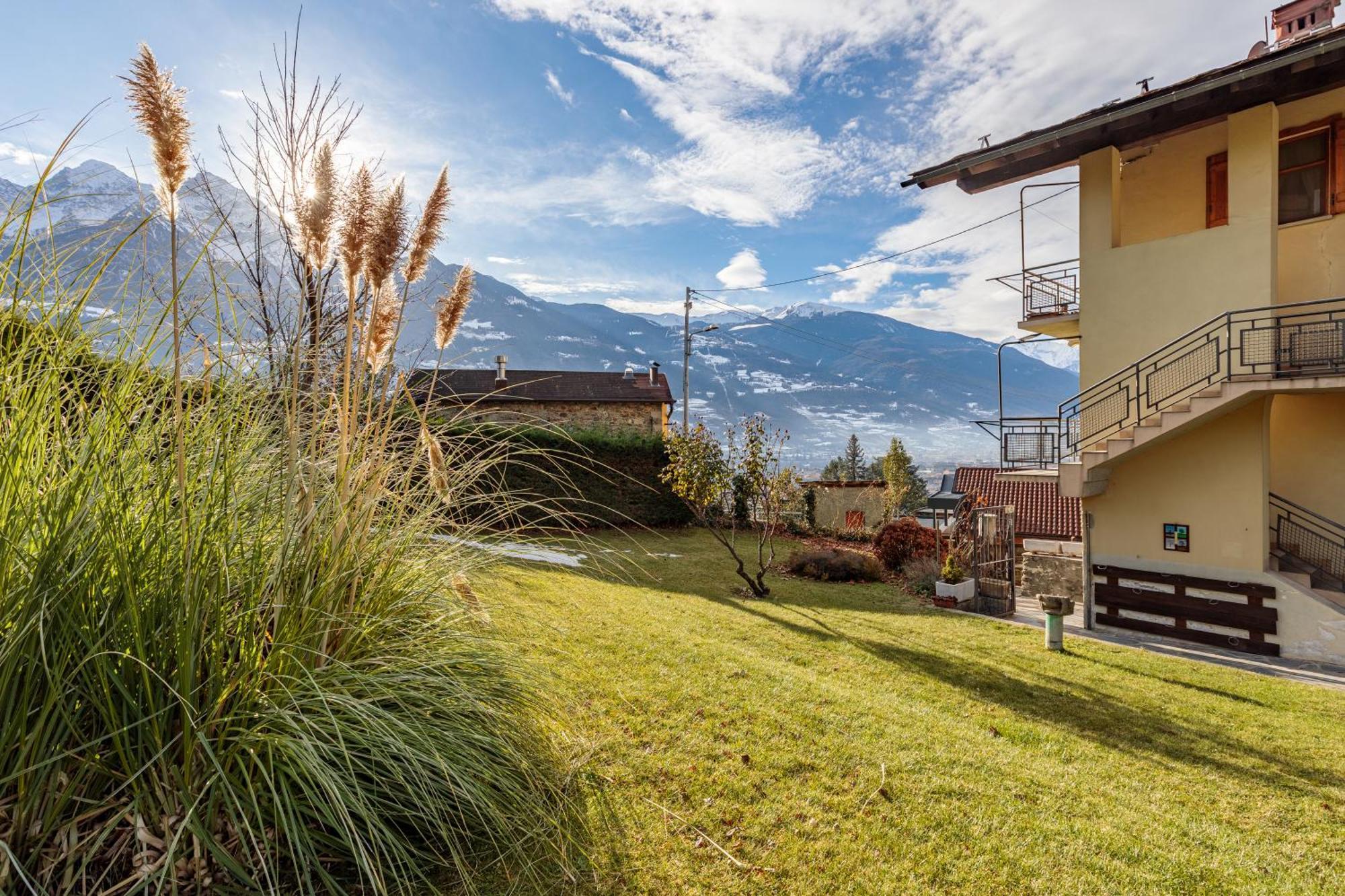 Lo Mitcho De Pouisse Lägenhet Aosta Exteriör bild