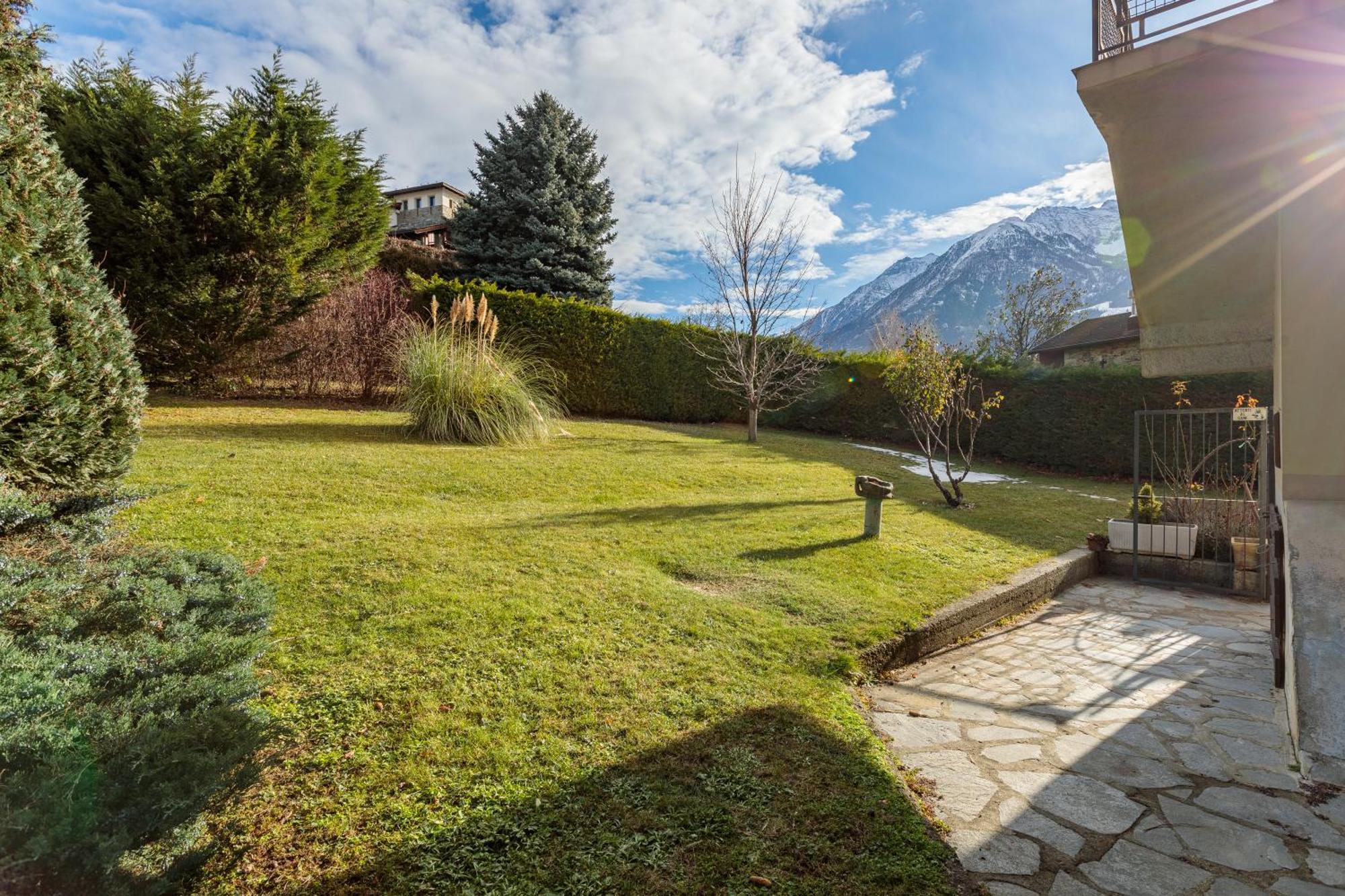 Lo Mitcho De Pouisse Lägenhet Aosta Exteriör bild