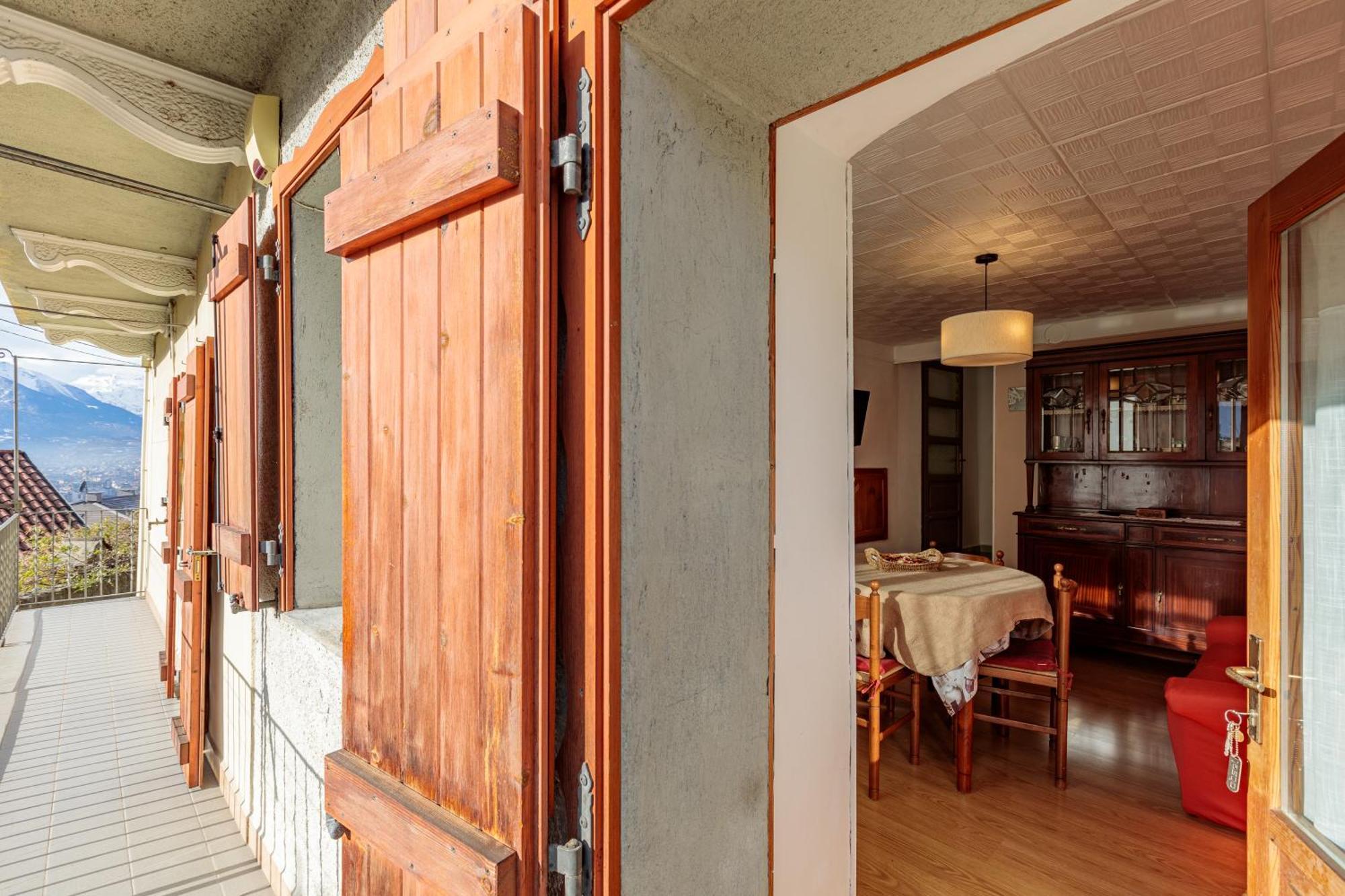 Lo Mitcho De Pouisse Lägenhet Aosta Exteriör bild